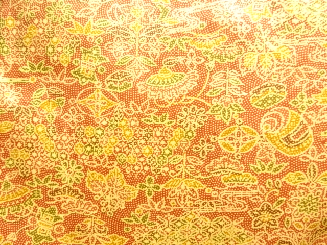  小槌に草花模様本場大島紬着物（染め）